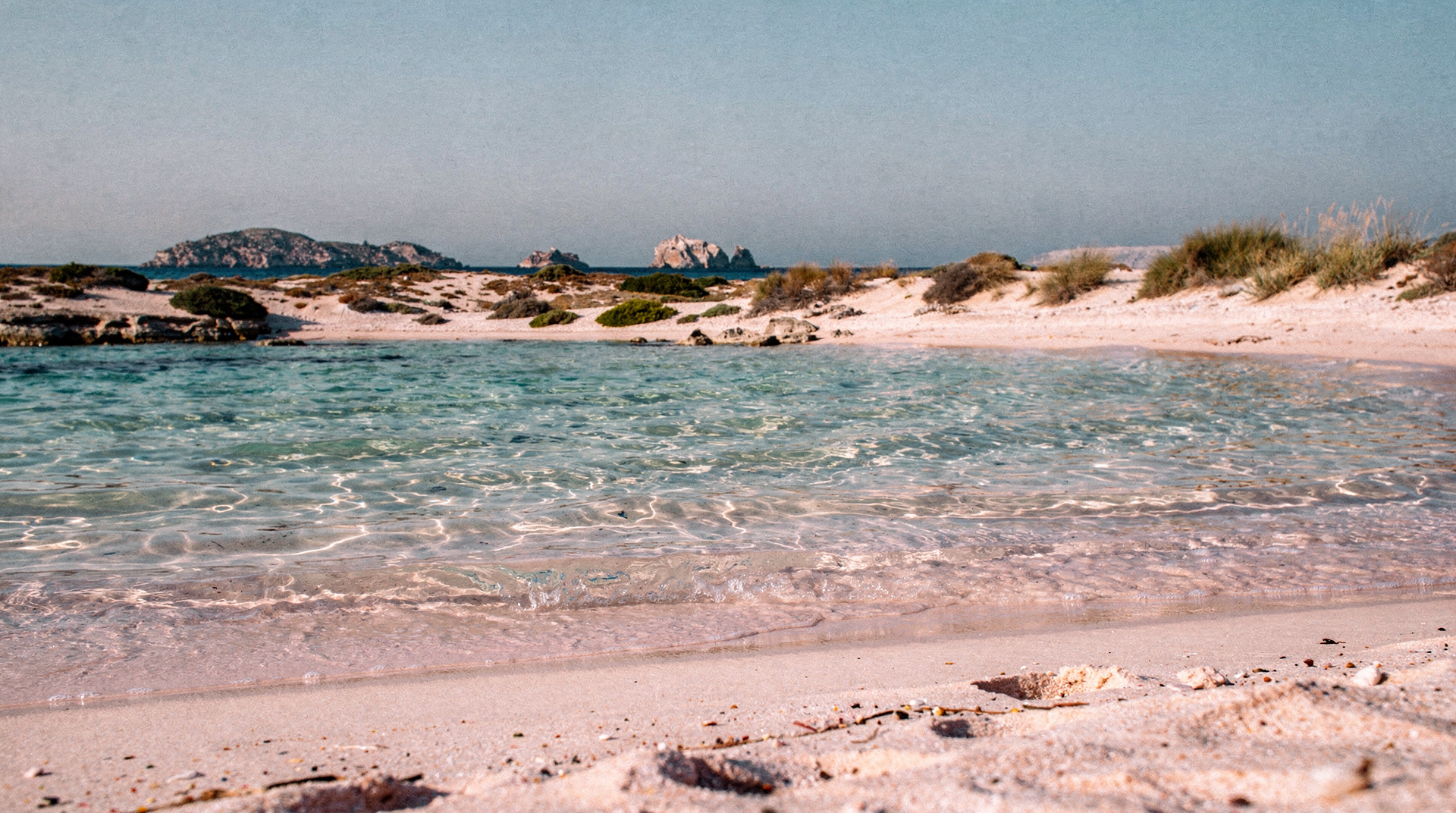 Spiaggia di Elafonissi: la laguna dalla sabbia rosa della Creta occidentale