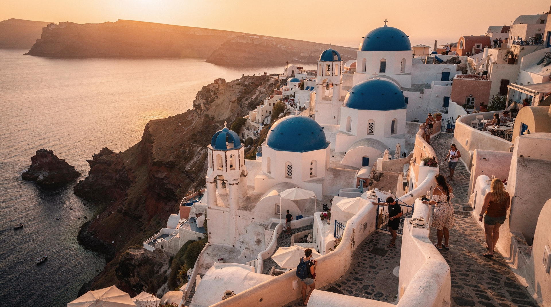 Santorini vs Mykonos: quale isola greca scegliere?